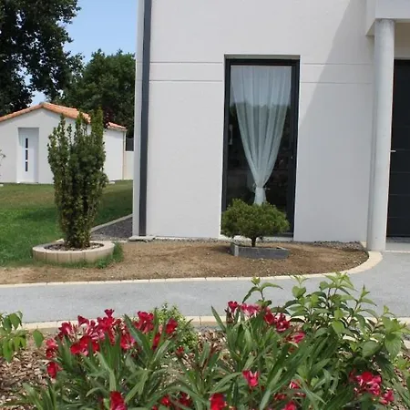 La Maison Du Payre - 6-8 People - Garden & Parking Apartment